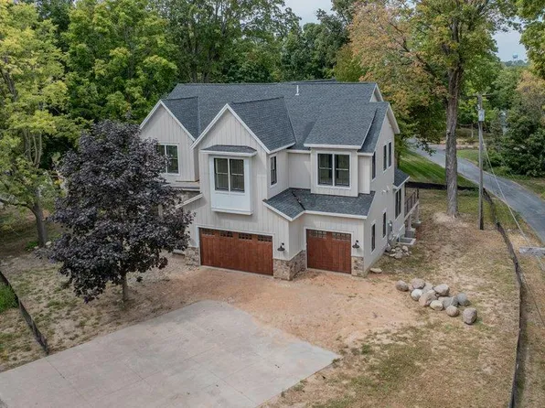 3271 Casco Cir, Wayzata, MN 55391