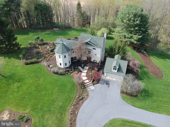 256 Blackberry Hl, Port Matilda, PA 16870