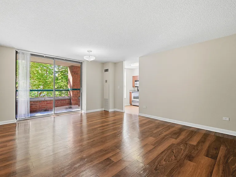 Evanston Place — Photo 38