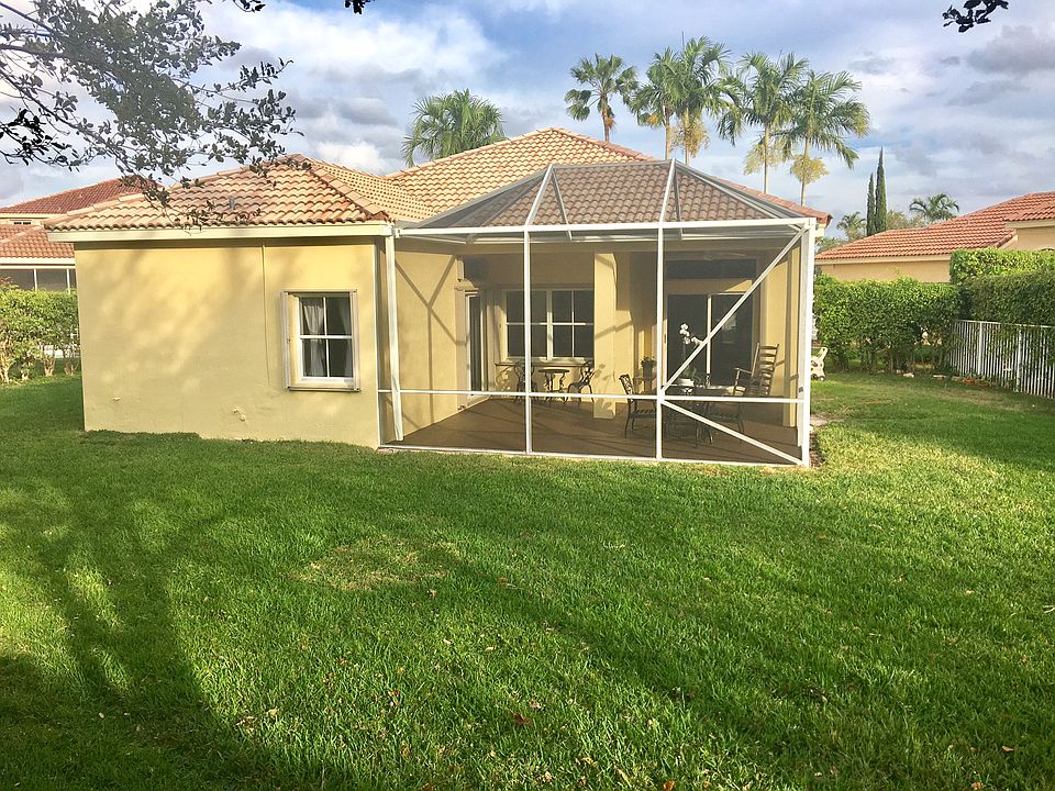 1st image of 885 Tanglewood Cir