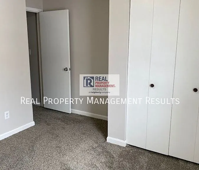 251 E Mulberry St — Photo 12