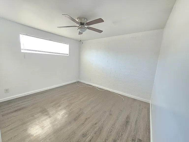 524 W Malibu Dr #4 — Photo 14