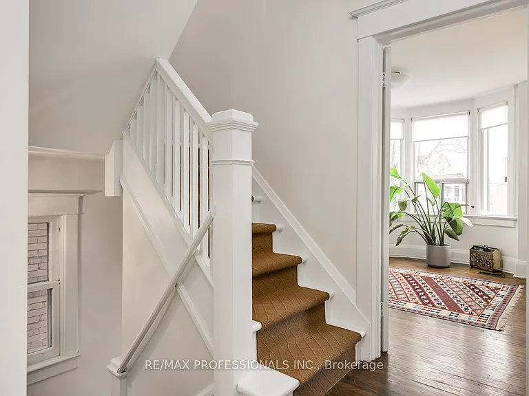 1381 Lansdowne Ave — Photo 29