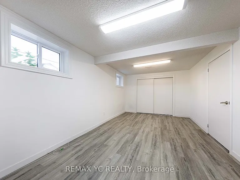 34 Tulane Cres #BASEMENT — Photo 17