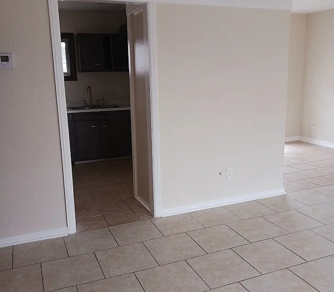 1681-1683 Brentwood Dr #1681 — Photo 10