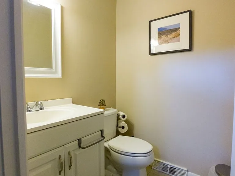 19 Hemlock Cir — Photo 5