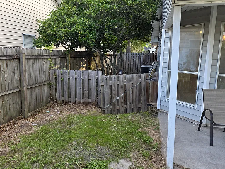 139 Heritage Cir — Photo 17
