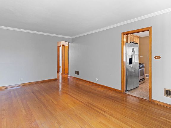 4th image of 5144 W Saint Paul Ave