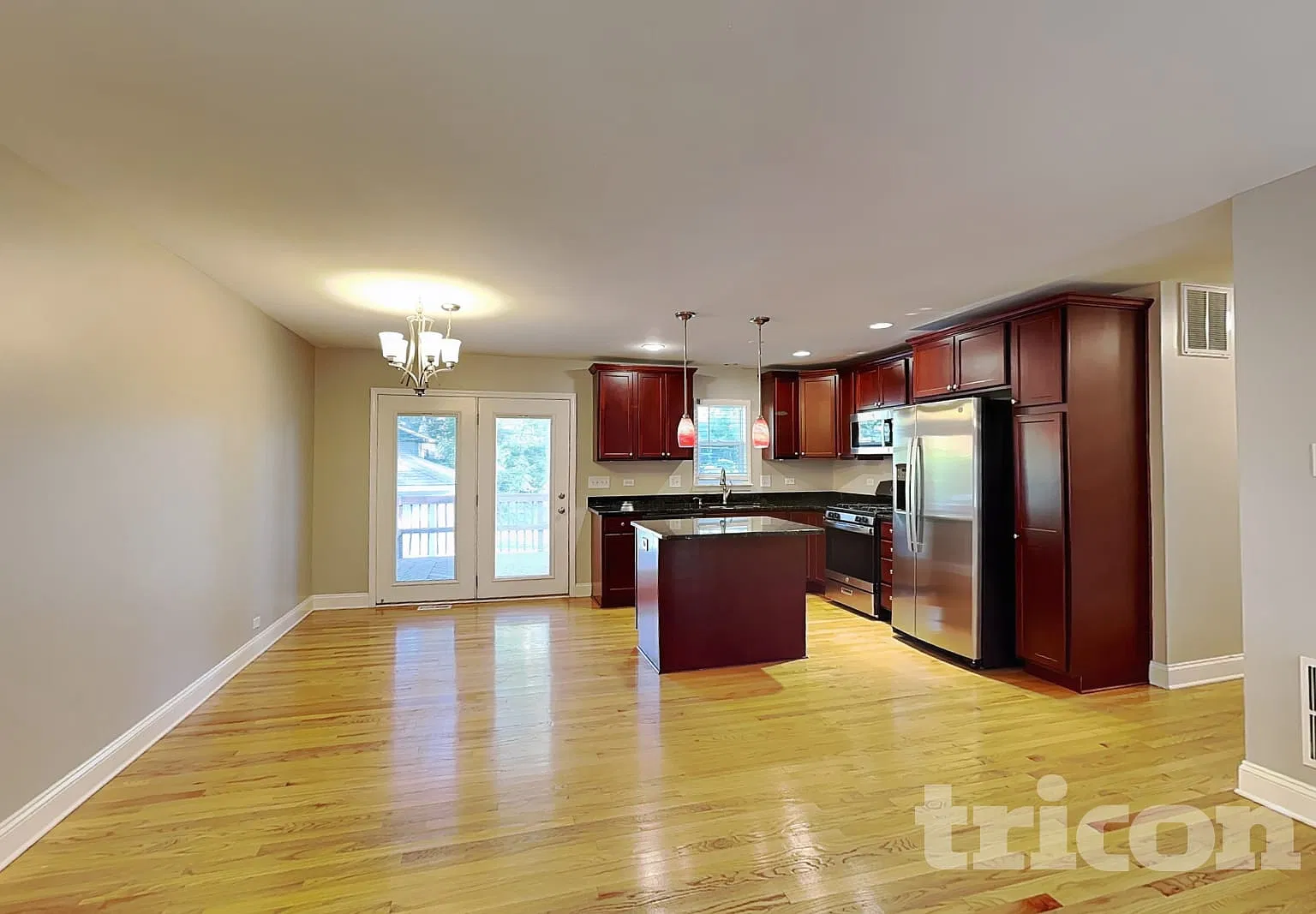 2556 Forest Glen Pkwy Woodridge IL — Photo 3