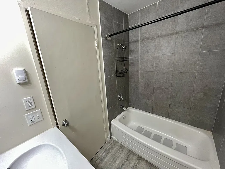 1650 Pearl St #7 — Photo 9