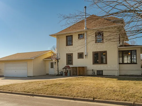 115 2nd St SE, Plainview, MN 55964