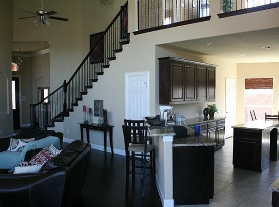5th image of 1721 Mapleleaf Dr