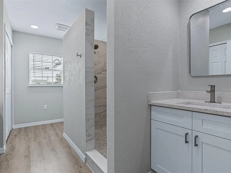 711 Bayshore Dr — Photo 26
