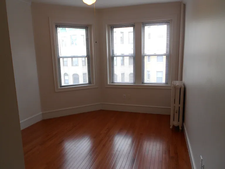 52 Edgerly Pl #10 — Photo 1