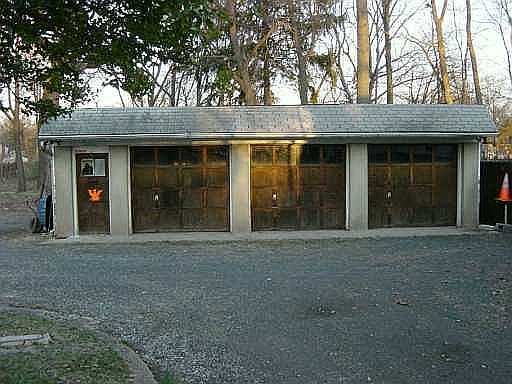 2nd image of 427 Rushmore Ave