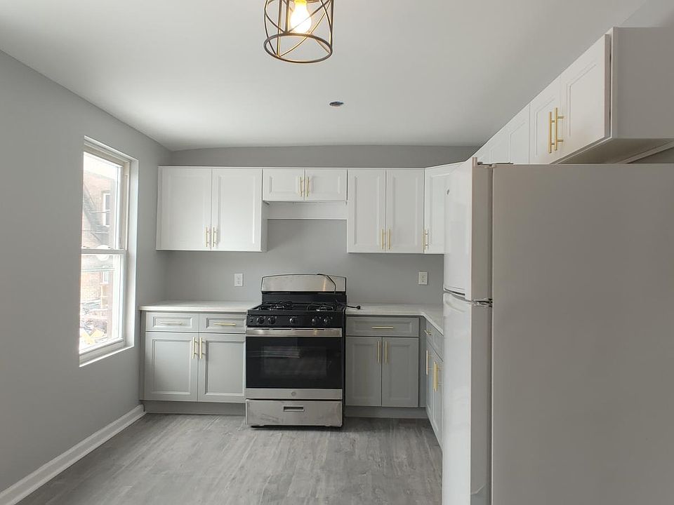 1st image of 12 West St #1