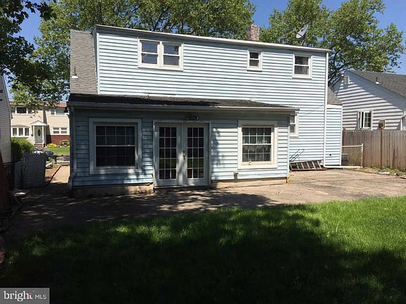 4th image of 682 8th St