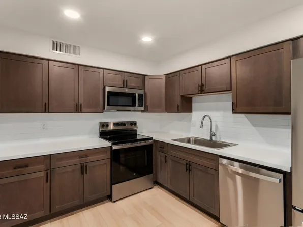 712 W Limberlost Dr, Tucson, AZ 85705