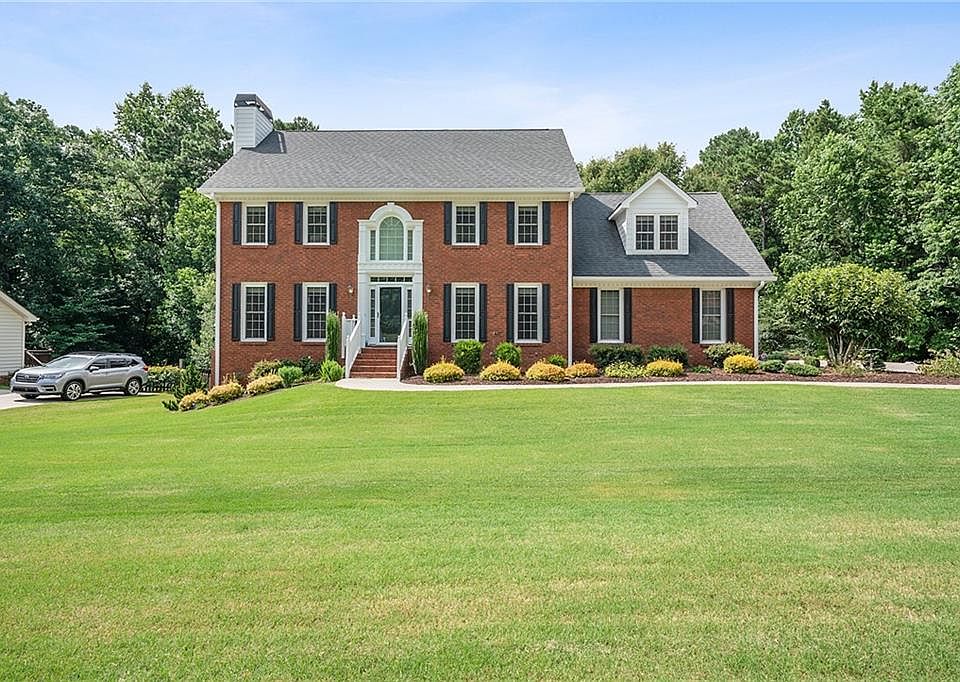 1st image of 3525 Parkwood Hills Ct