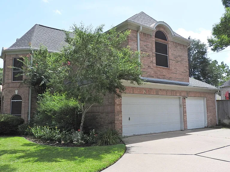 2319 Amber Springs Dr — Photo 5