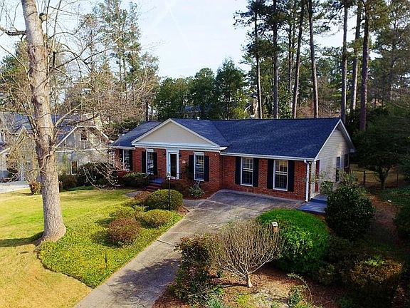 2nd image of 2203 Allaire Ln