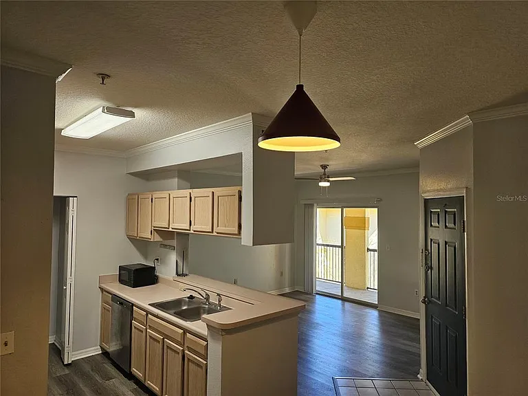5620 Pinnacle Heights Cir #304 — Photo 9