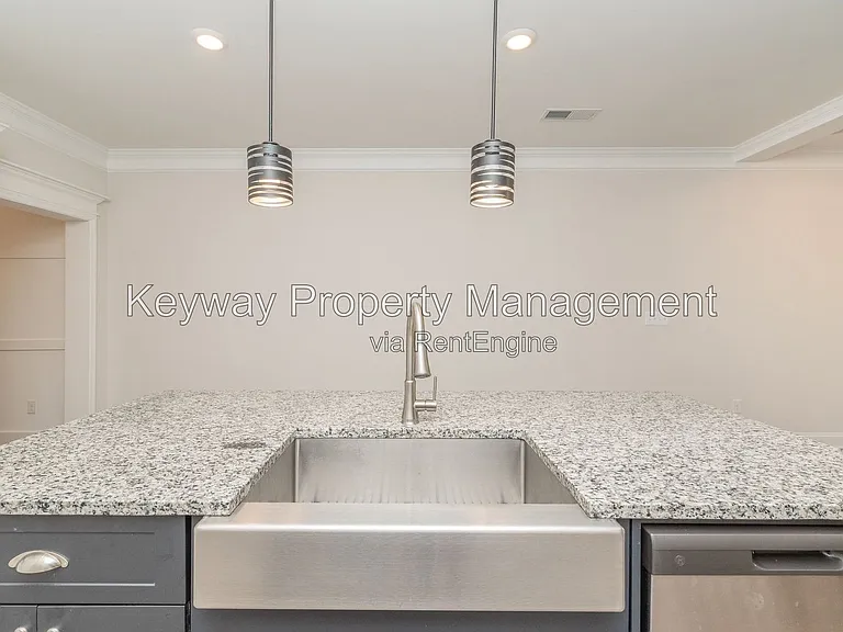 319 Sumac Trl — Photo 13