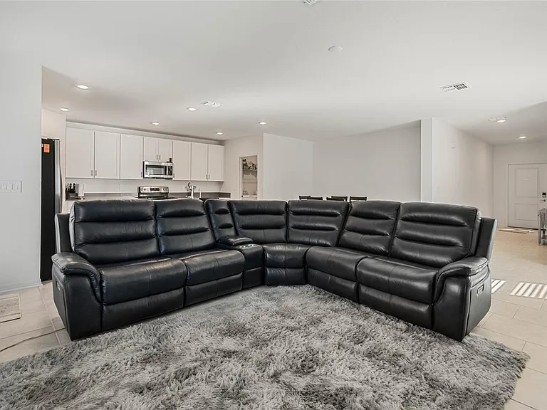 830 Turner Ln — Photo 4