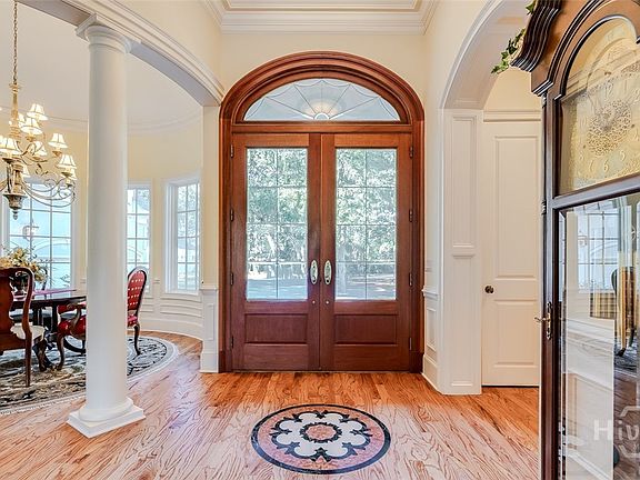5th image of 105 Pettigrew Drive