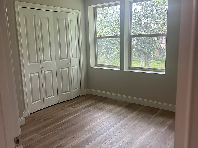 8205 Kensington Sq — Photo 18