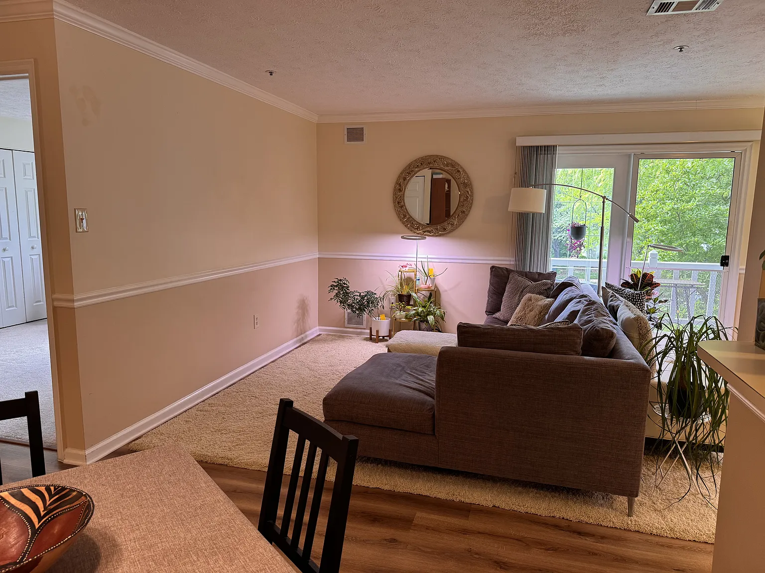2 bed, 1054 sqft, $1,899 — Photo 2
