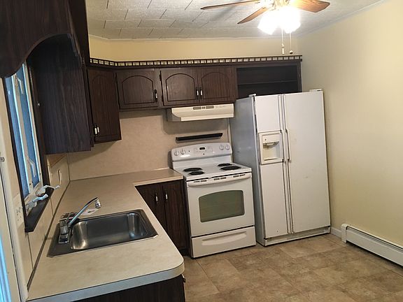 Eat-In Kitchen