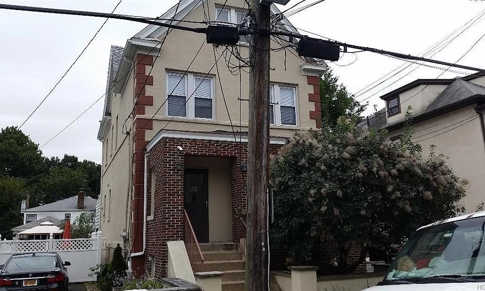 1st image of 156 Crescent Pl