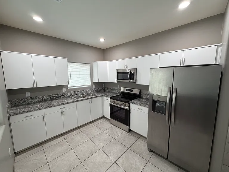 4013 E 22nd St #2 — Photo 8