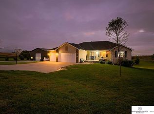 4545 Harold Ct, Lincoln, NE 68514