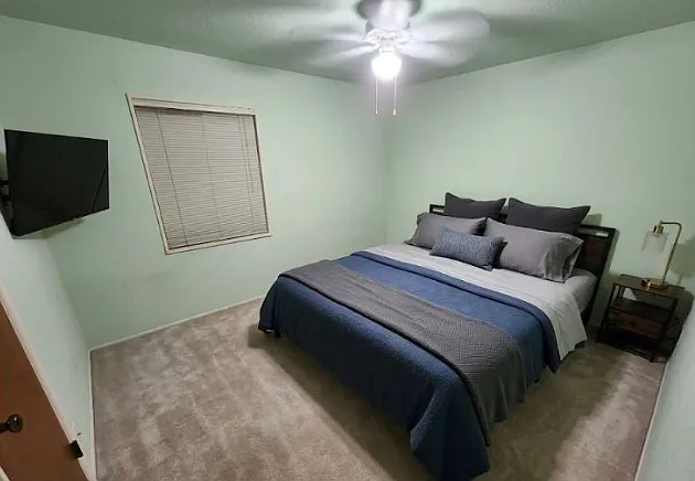 N 70th St