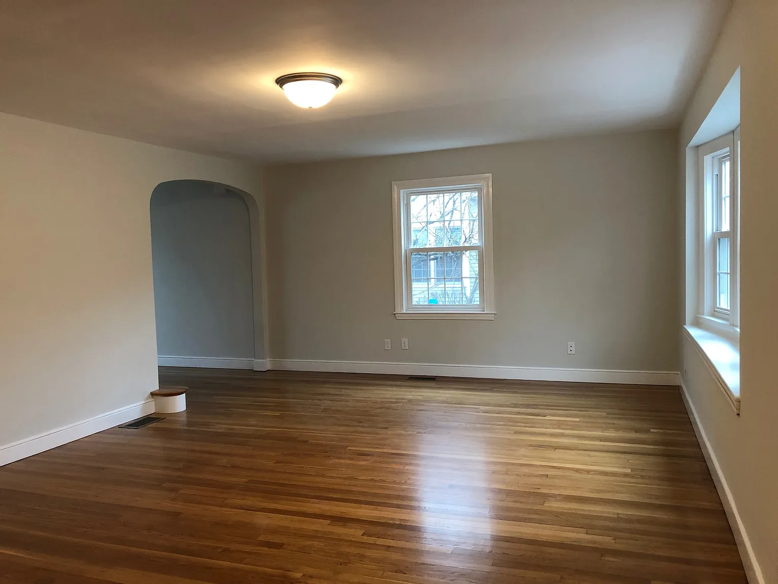 3 bed, 1.5 bath, 1500 sqft, $4,150 — Photo 2