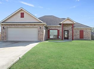 820 Amber Kay Ln, Bridge City, TX 77611