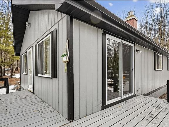 3rd image of 102 Winding Way