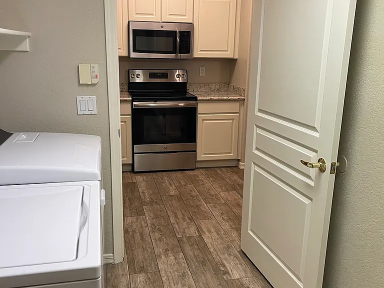 15221 N Clubgate Dr #1081 — Photo 12