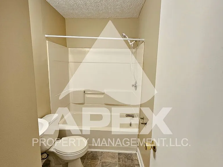 220 Ogle Avenue — Photo 11
