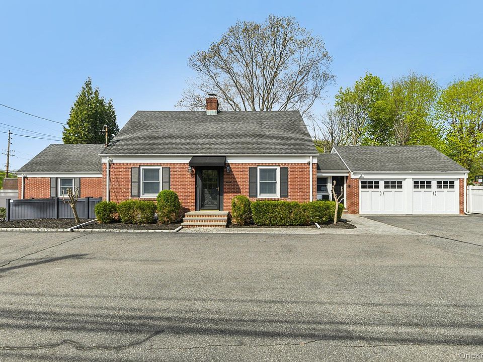 1st image of 1 Huntington Bay Road