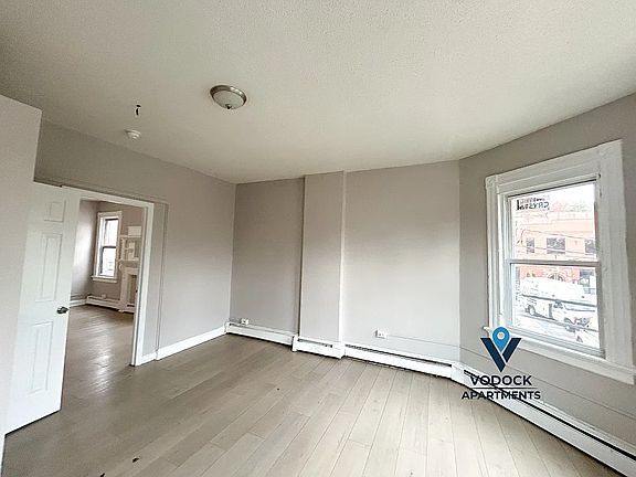 4th image of 9 W Pearl St APT 2