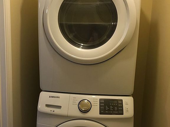 4th image of 828 Malabu Dr APT 102