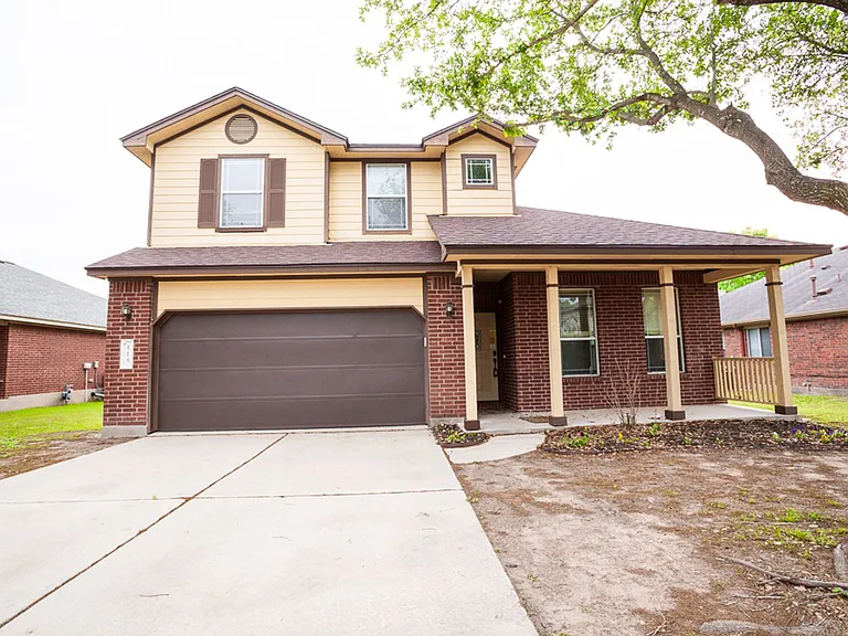 115 Brazos Ln — Photo 2