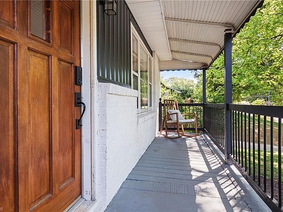 4th image of 2357 Parkway Dr