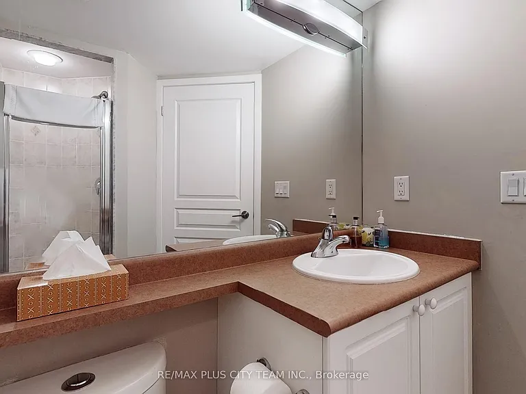 18 Yonge St #2904 — Photo 18