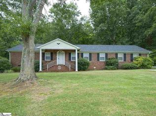 405 Longview Dr, Laurens, SC 29360