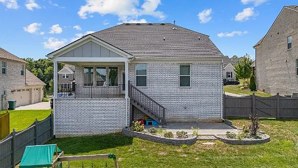 4 bed, 2950 sqft, $2,800 — Photo 3