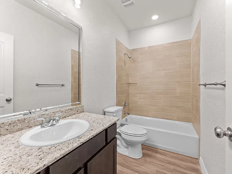 1114 Zora Dr #B — Photo 8